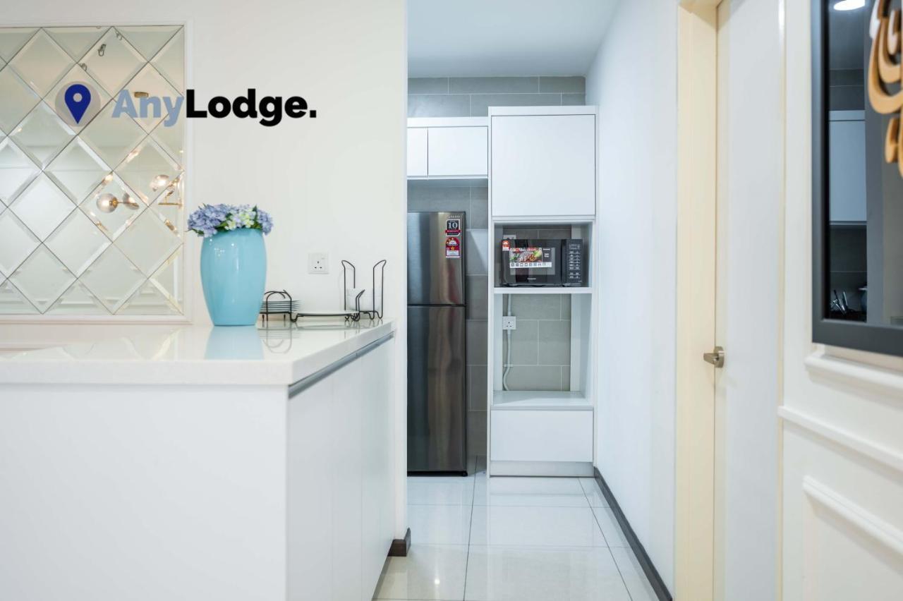 Anylodge 11 @ *