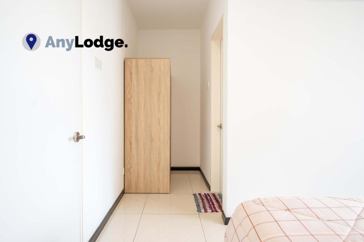 Anylodge 11 @ *